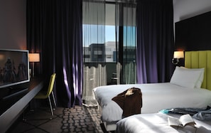 Superior Twin Room, 2 Single Beds | 1 bedroom, in-room safe, desk, blackout curtains