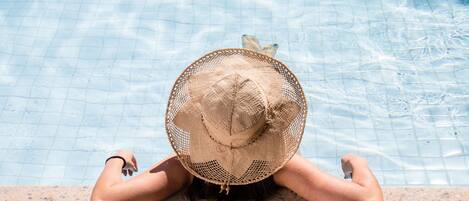 Kolam renang tertutup, kolam renang terbuka, payung kolam