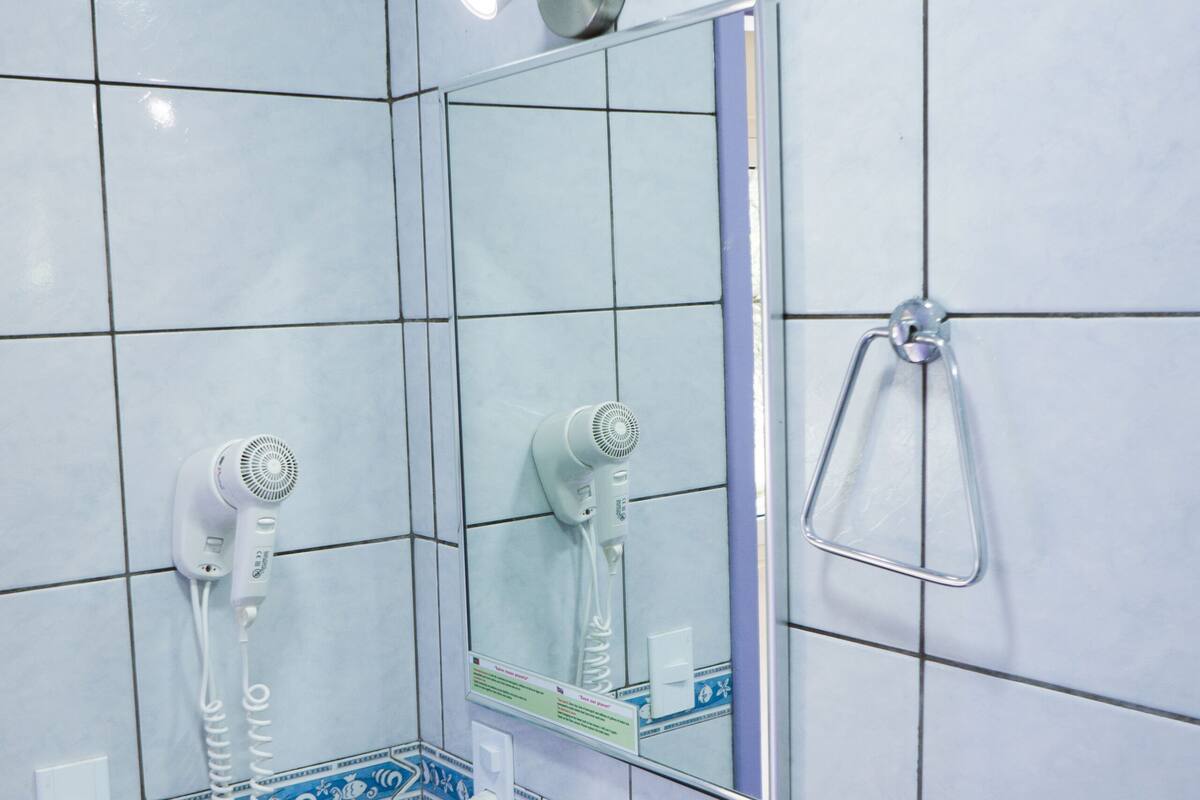 minibar, in-room safe, free wifi, bed sheets