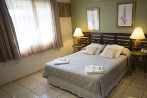 Classic Double Room, Balcony | Minibar, in-room safe, free WiFi, bed sheets - Pousada Águas Claras (Búzios)
