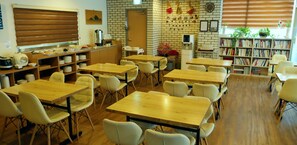 Café da manhã coreano grátis todos os dias