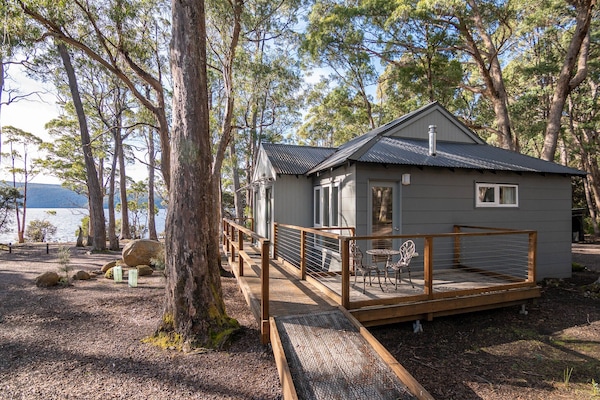 Fireplace Studio - Lakeside | Exterior