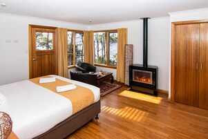 Spa Studio - Lakeside