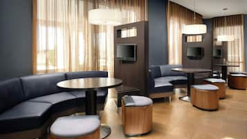 Serveert ontbijt en diner