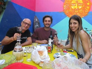 Family dining - Hotel Posada Señor Mañana (San José del Cabo)