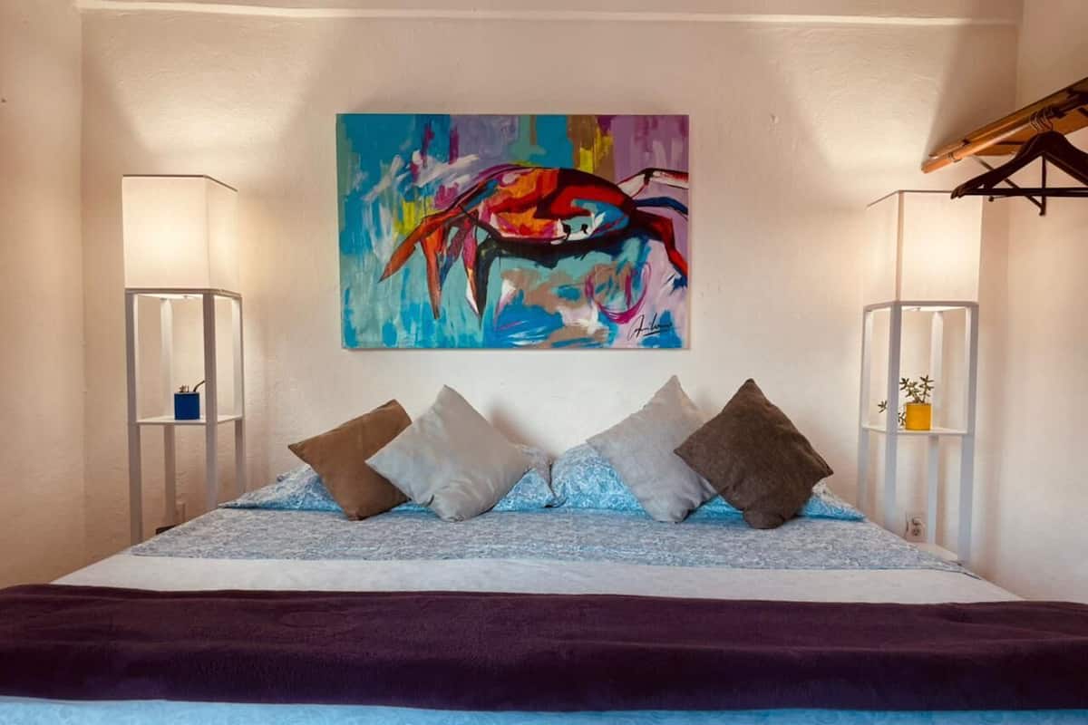 Wifi gratis y ropa de cama