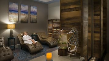 Couples treatment room(s), body treatments, body scrubs, facials