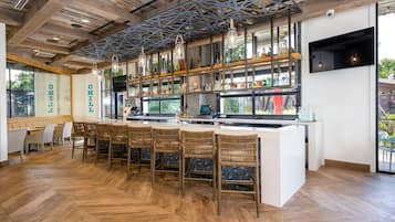 Cocktail bar
