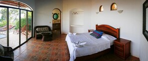 1 slaapkamer, een kluis op de kamer, geluiddichte muren, gratis wifi