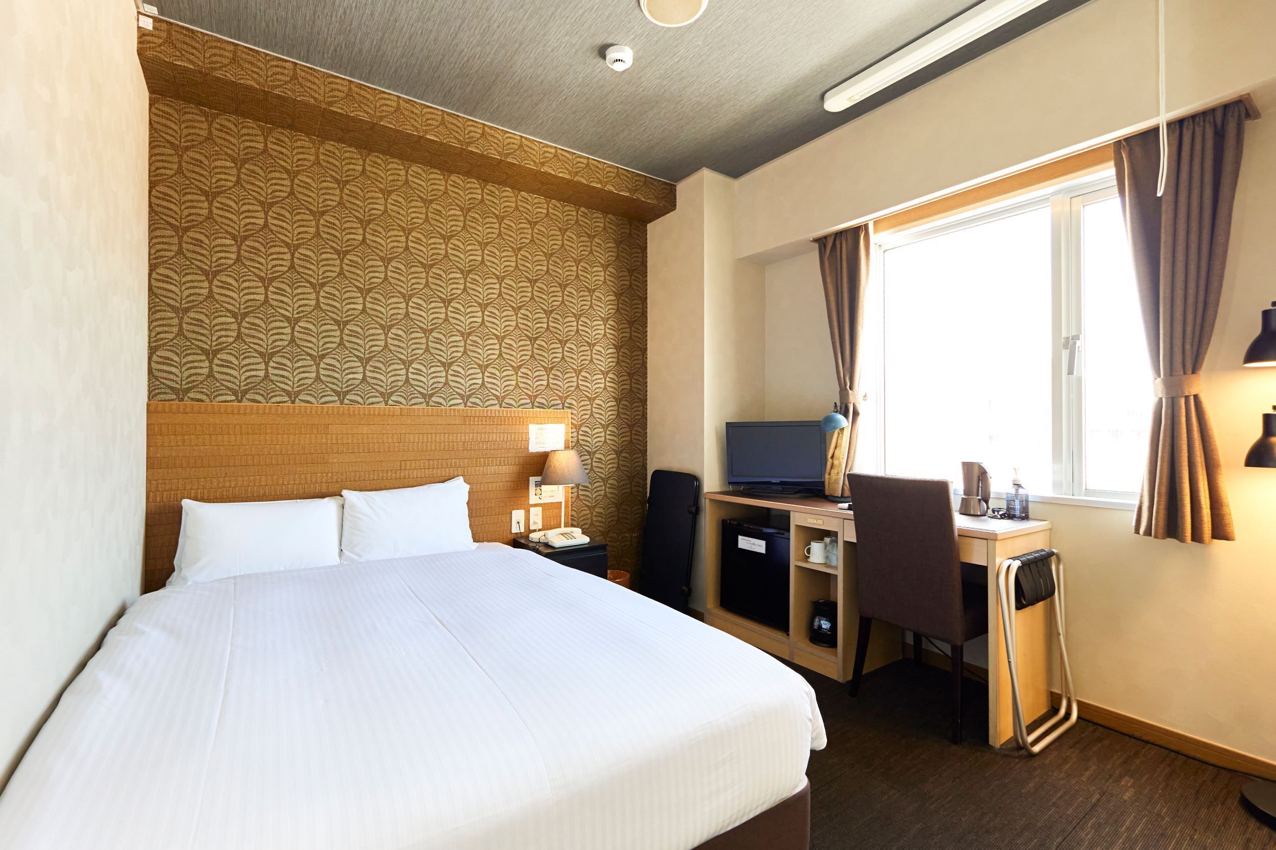 Double Room, Non Smoking | Desk, laptop workspace, blackout curtains, iron/ironing board