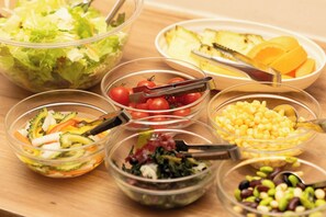 Frokostbuffé hver dag (mot et tillegg)