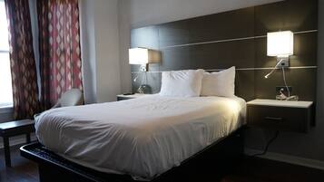 Deluxe-rum - 1 dubbelsäng - delat badrum | Gratis wi-fi och sängkläder