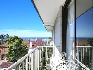 Standard Queen | Terrace/patio