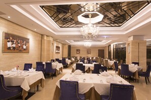 Päivittäinen buffetaamiainen (320 TWD per henkilö)