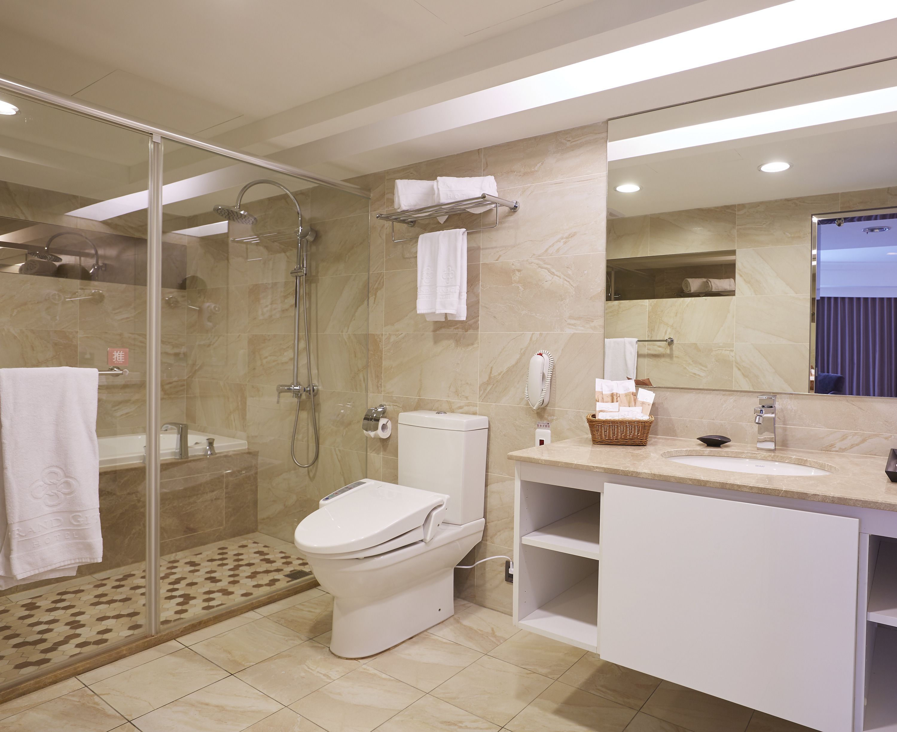 superior family room | deep-soaking bathtub