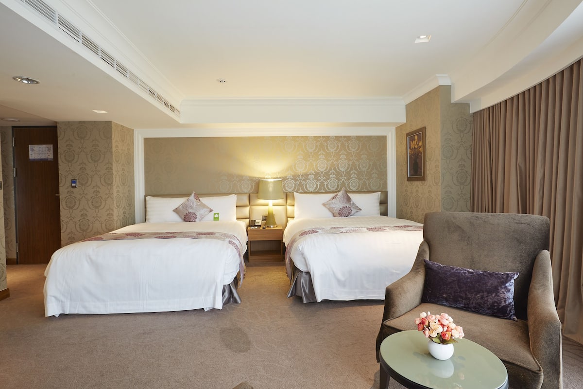 superior family room | down duvets, in-room safe, desk, blackout curtains