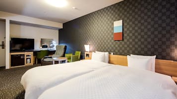 Skrivbord, arbetsyta för laptop och mörkläggningsgardiner