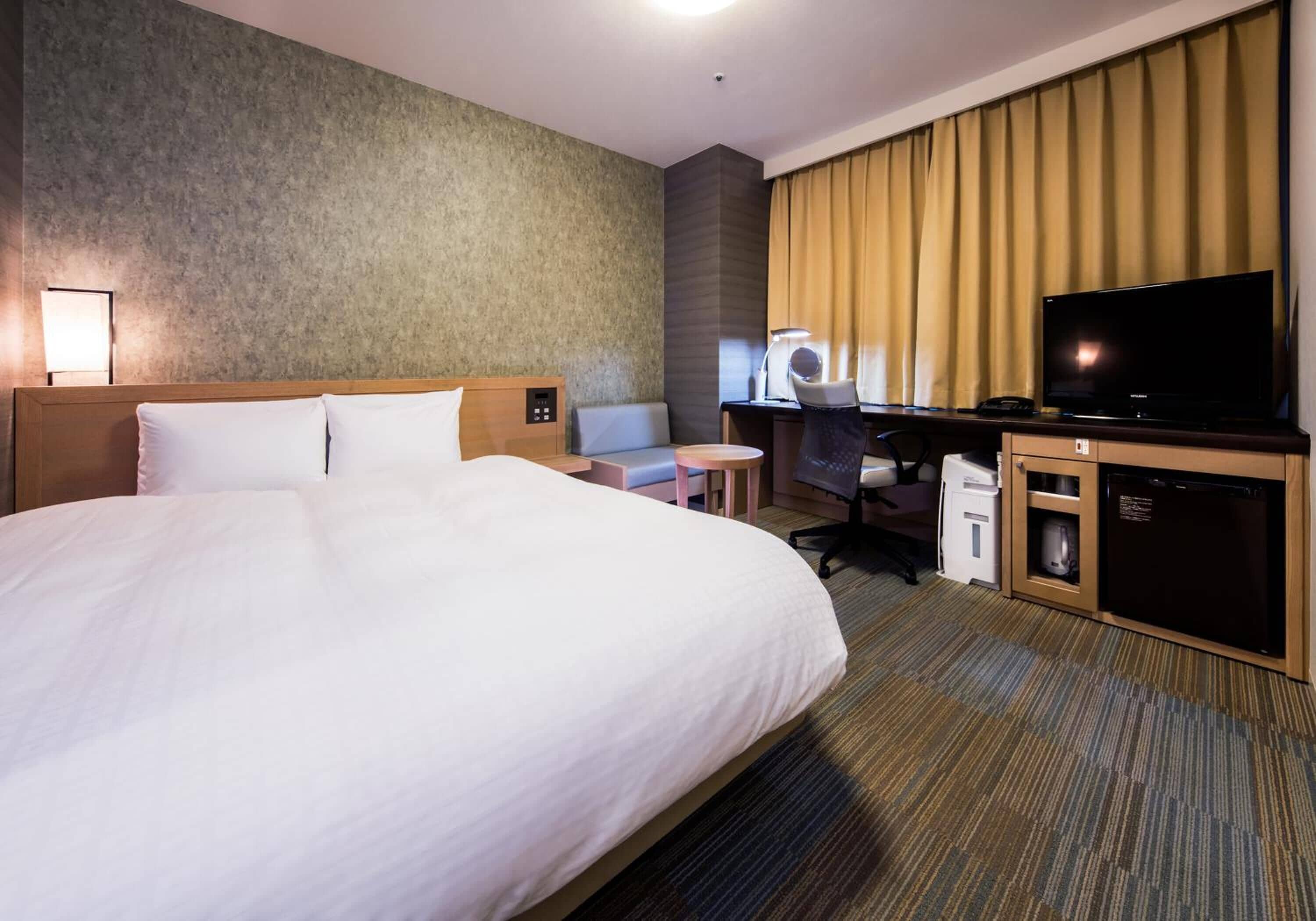 1 bedroom, desk, laptop workspace, blackout curtains