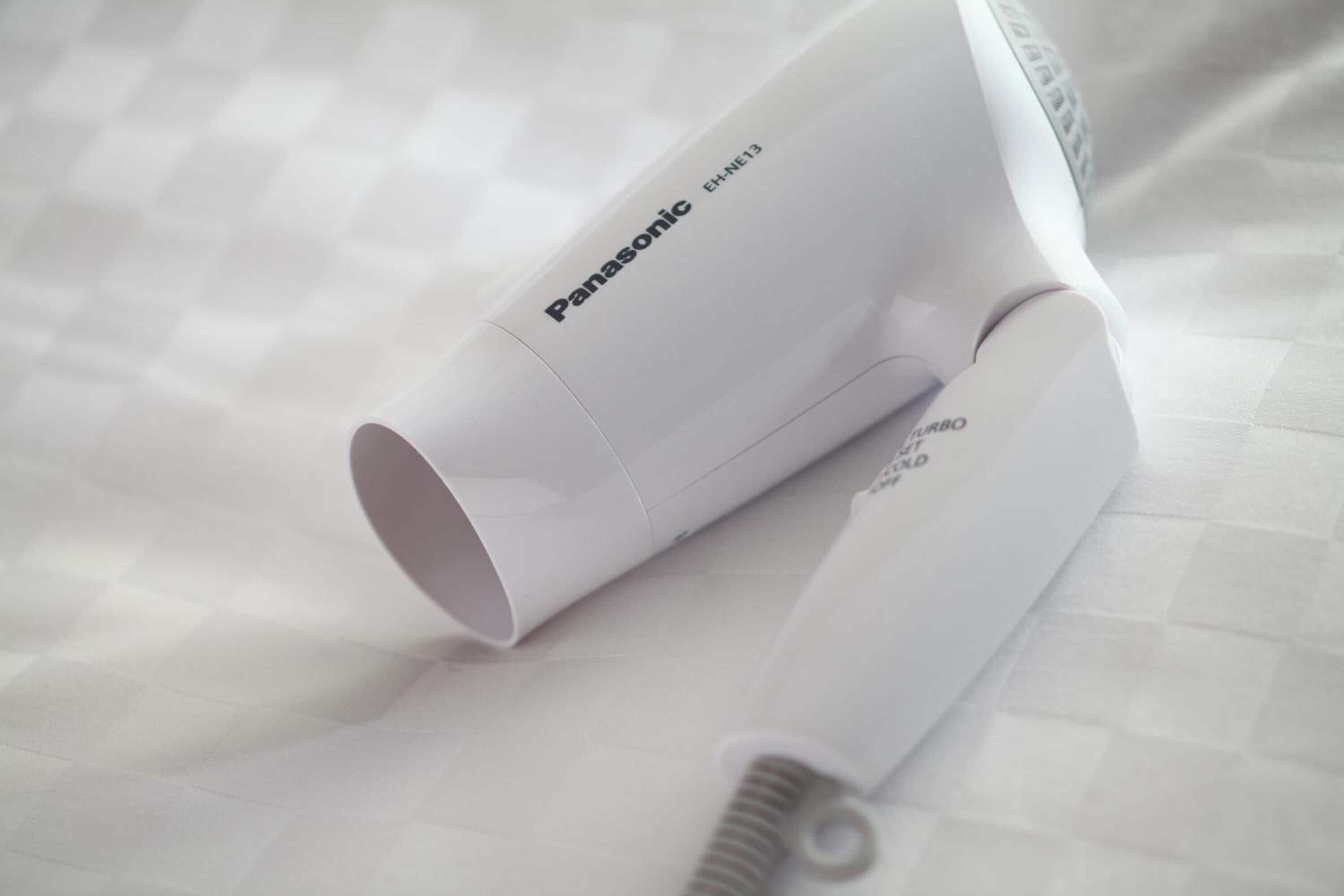 combined shower/bathtub, free toiletries, hair dryer, slippers