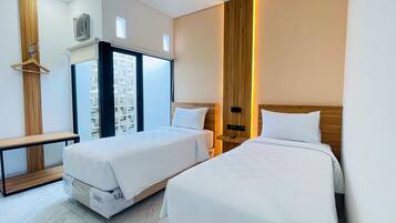 Studio Twin | Desk, free WiFi, bed sheets