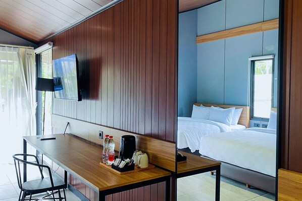 Family Cabin | Desk, free WiFi, bed sheets - Alfa Jivana Resort  (Cisarua)