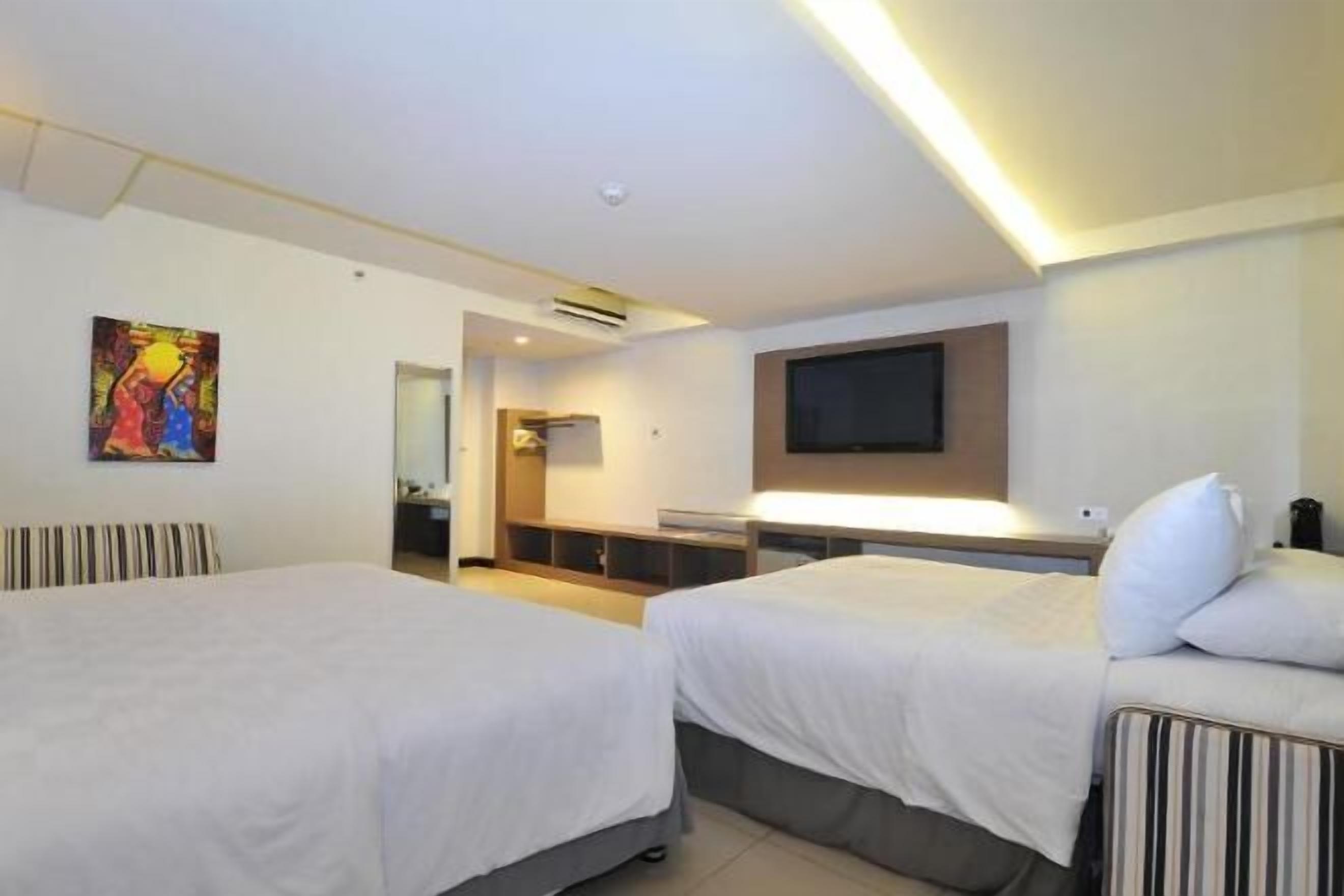 In-room safe, desk, soundproofing, iron/ironing board