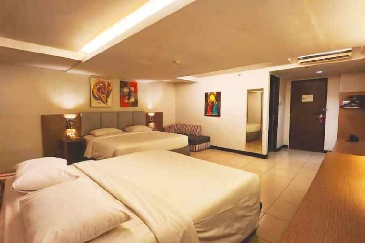 In-room safe, desk, soundproofing, iron/ironing board