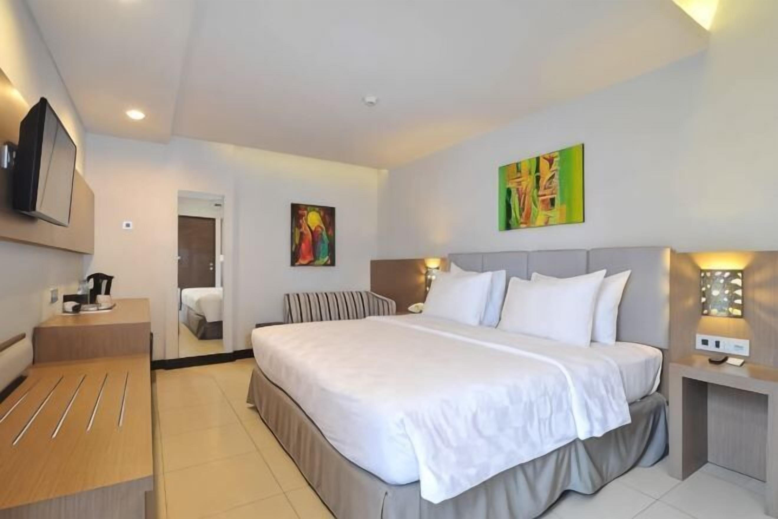 In-room safe, desk, soundproofing, iron/ironing board