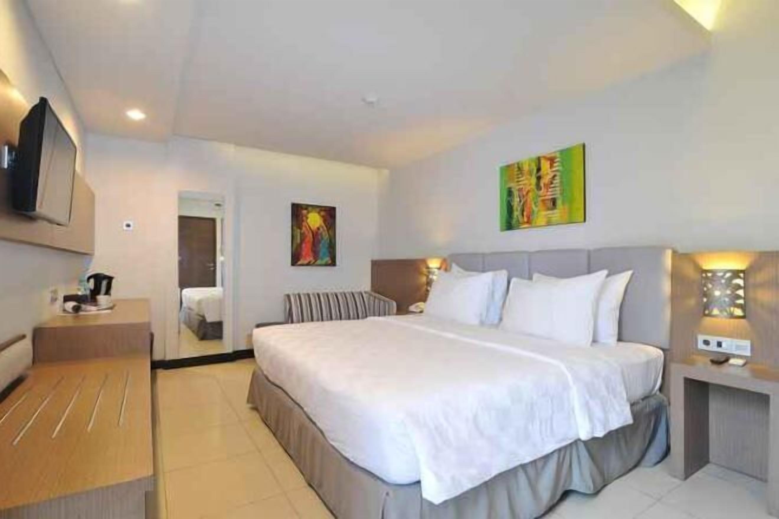 In-room safe, desk, soundproofing, iron/ironing board