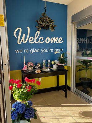 Lobby - Rodeway Inn (Dilley)