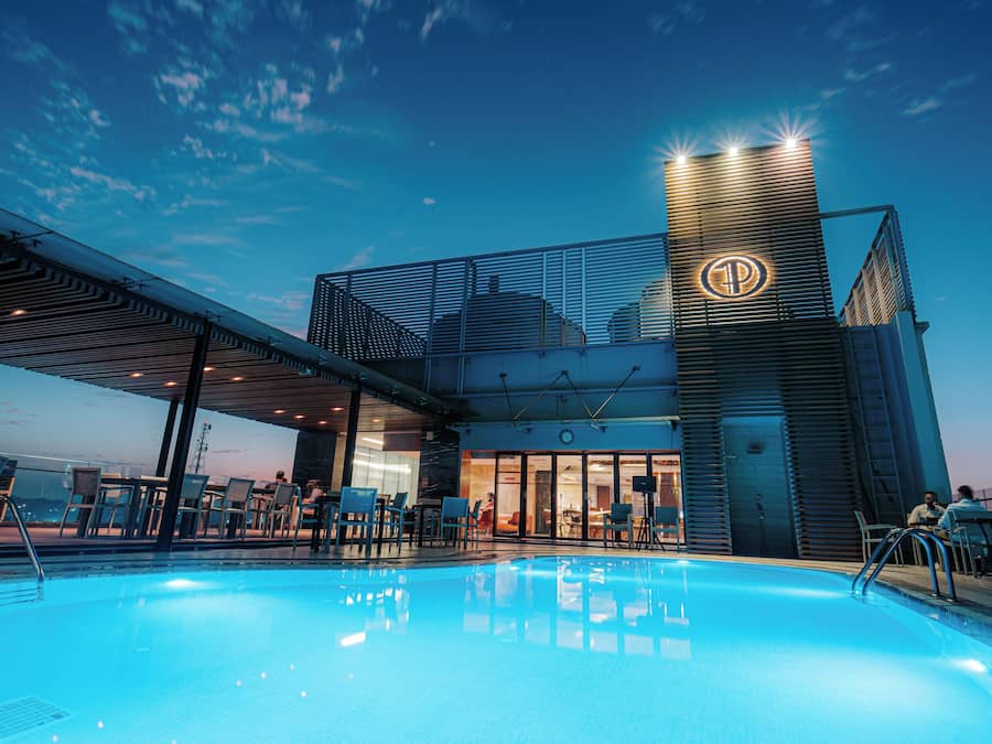 2 Bars/Lounges, Sportbar