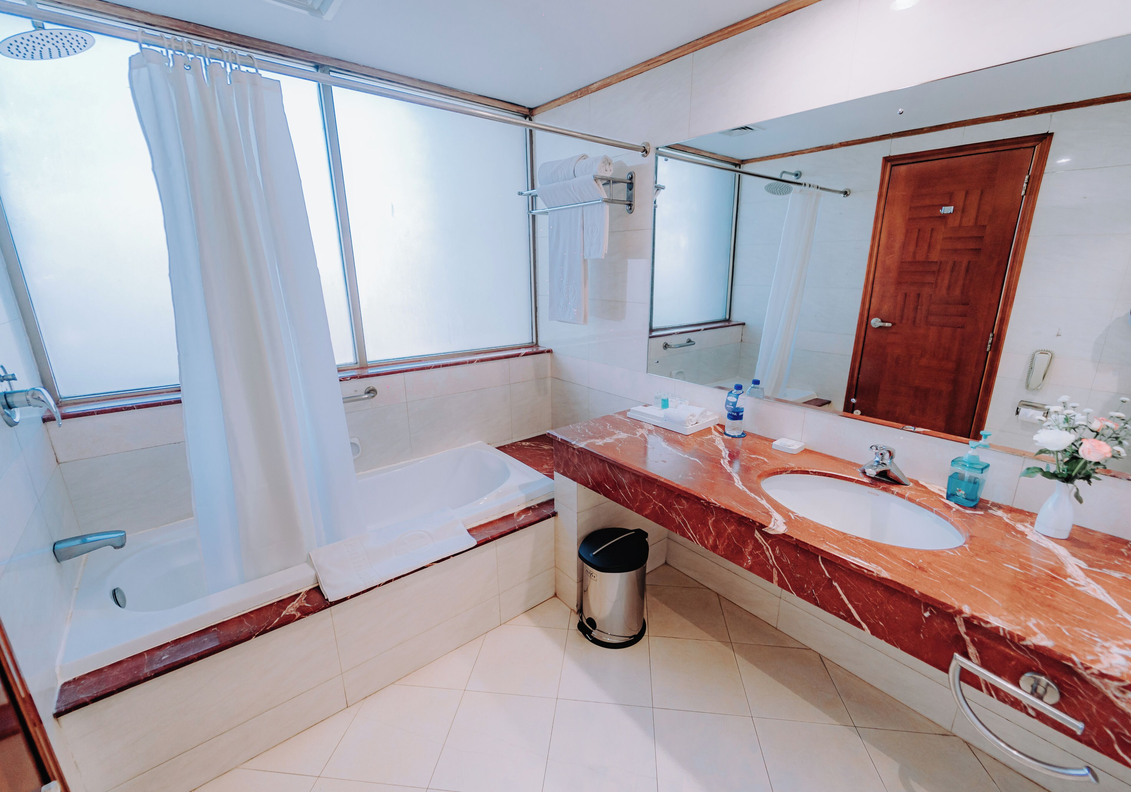 exclusive suite, 1 bedroom | bathroom | combined shower/bathtub, rainfall showerhead, free toiletries