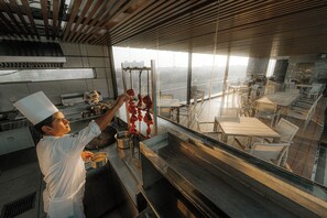 2 間餐廳；供應早餐