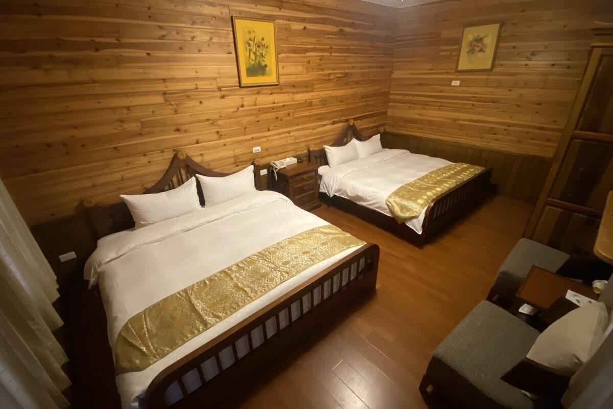 quadruple room | down duvets, blackout curtains, rollaway beds, free wifi