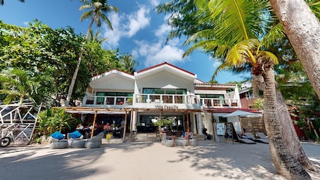 Front of property. Villa Caemilla Beach Boutique Hotel