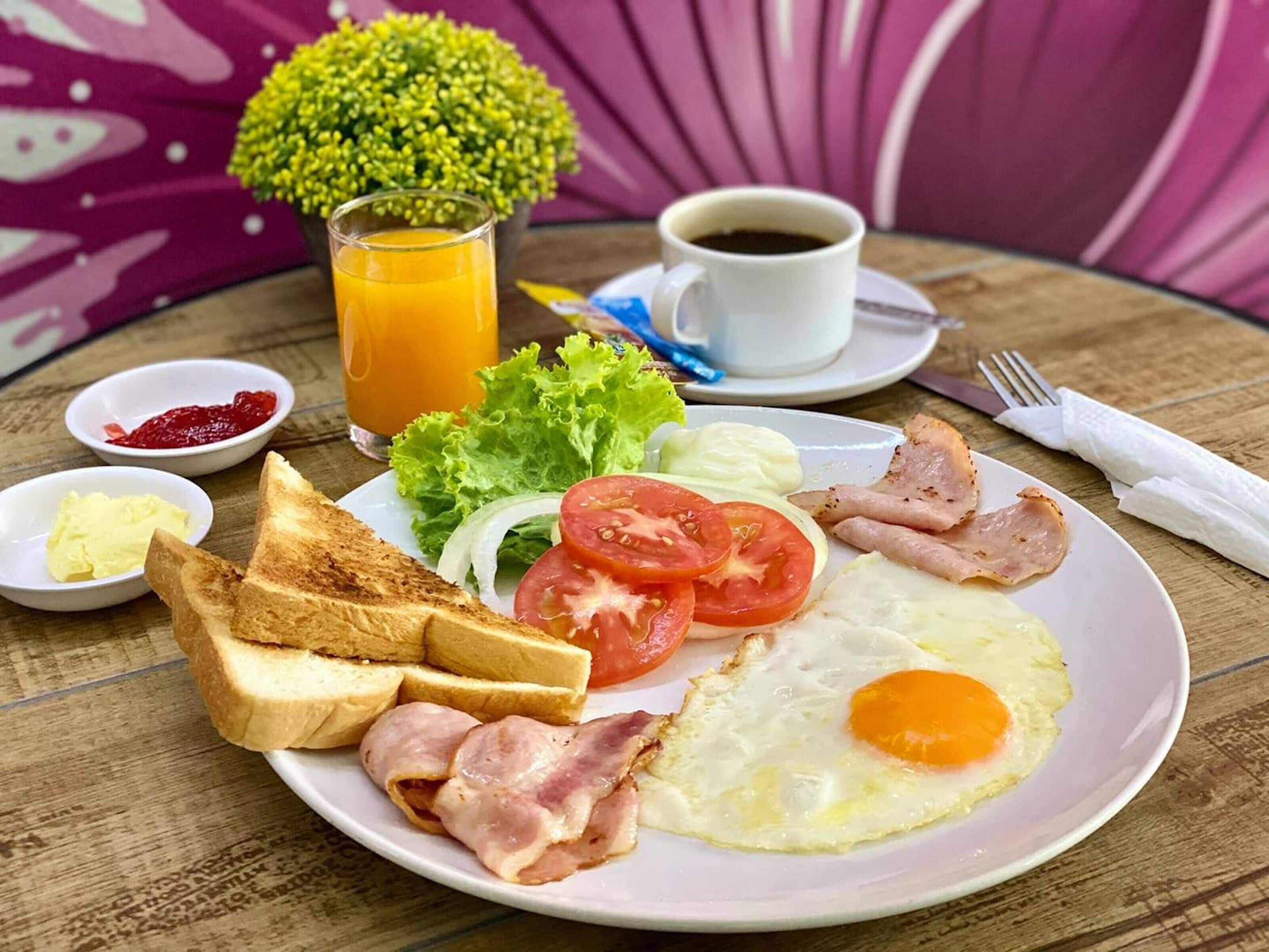 daily buffet breakfast (thb 150 per person)