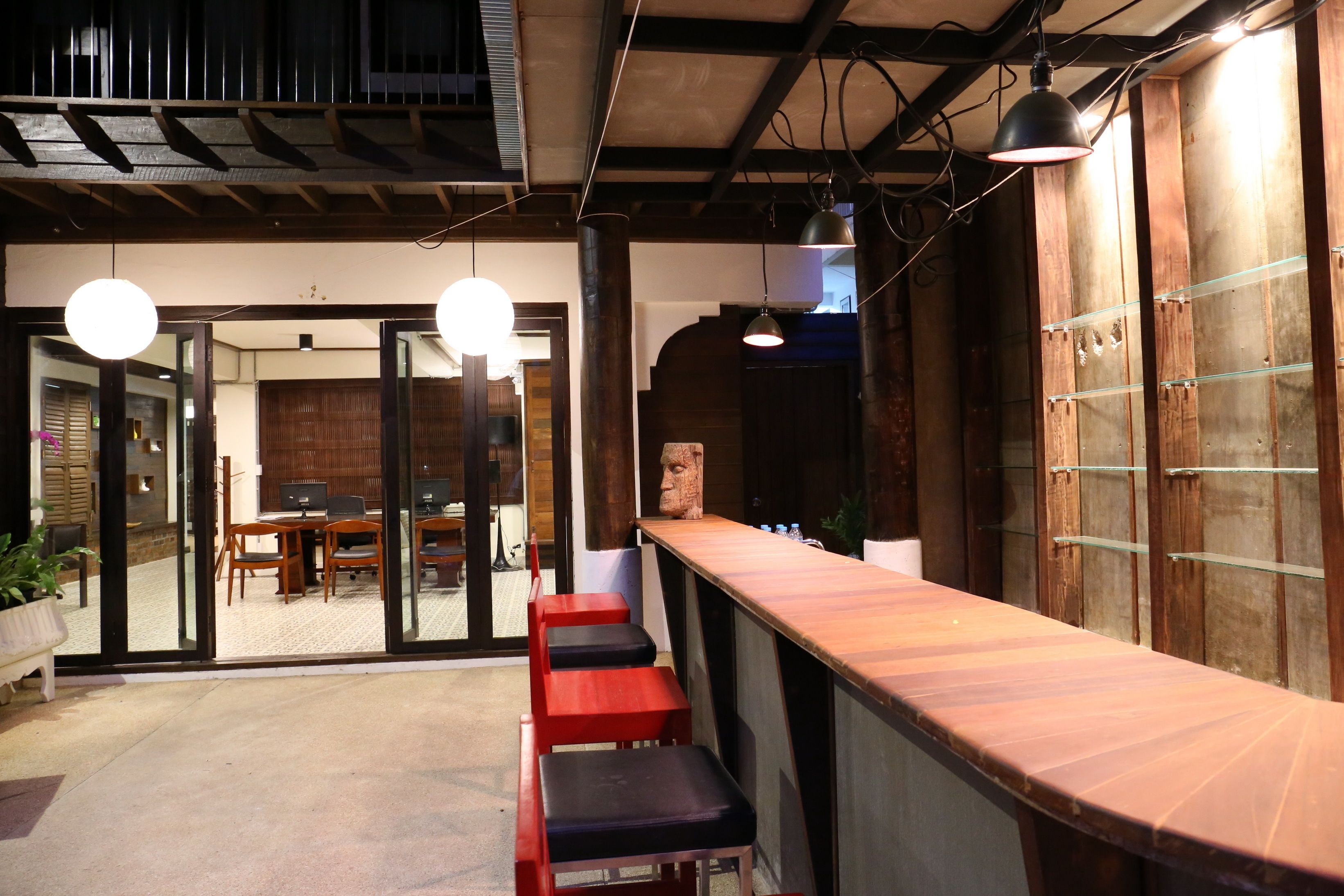 breakfast, lunch, dinner served; thai cuisine