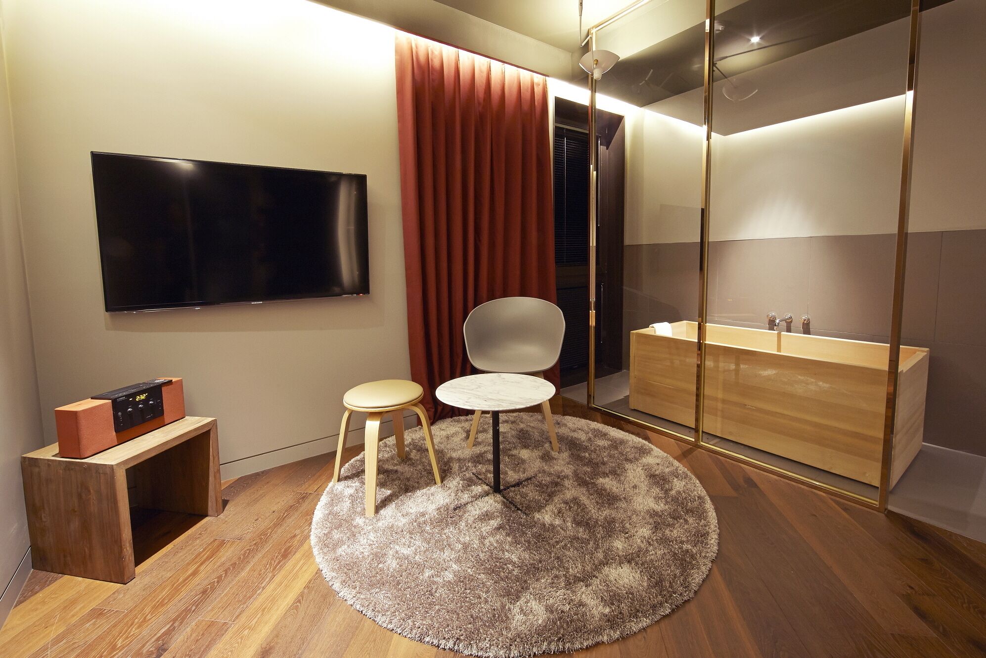 standard double room | premium bedding, individually decorated, individually furnished, desk