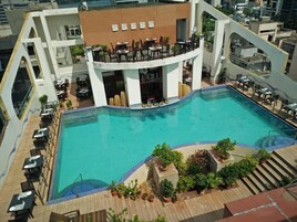 Outdoor pool, pool loungers