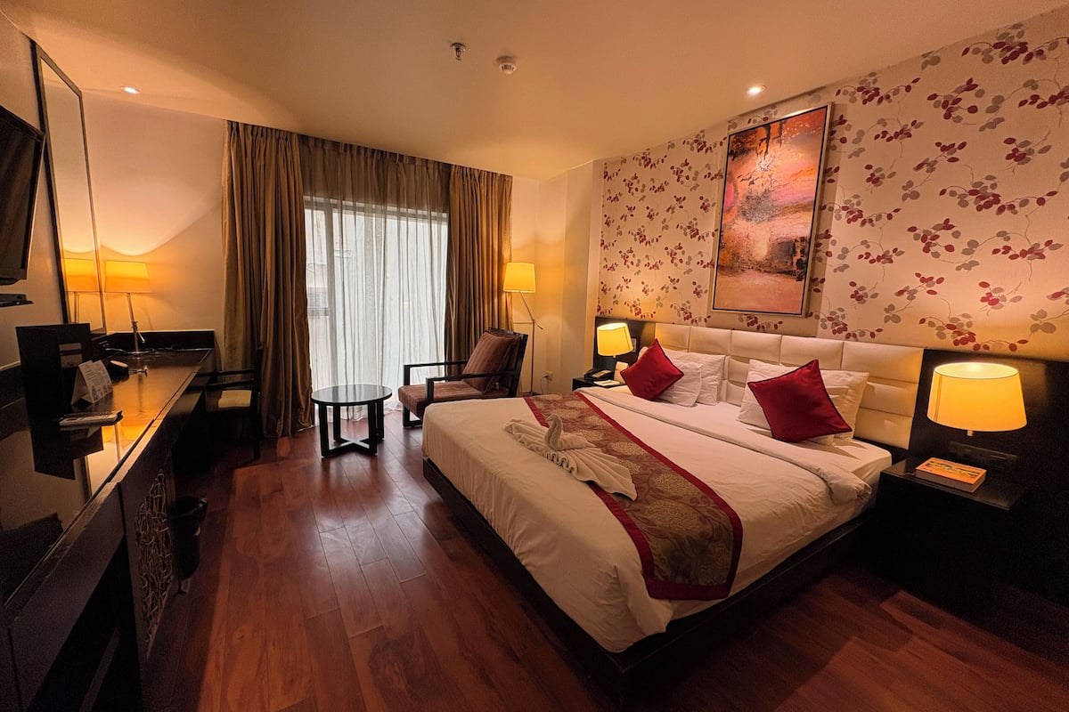 Kamar Eksekutif | Seprai premium, selimut bulu angsa, bantalan ekstra lembut, dan brankas