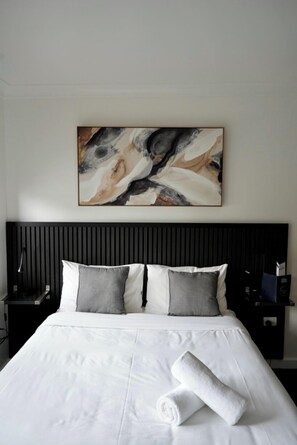 3 Bedrooms Suite | Premium bedding, iron/ironing board, free WiFi - O'Shea's Royal Hotel (Goondiwindi)