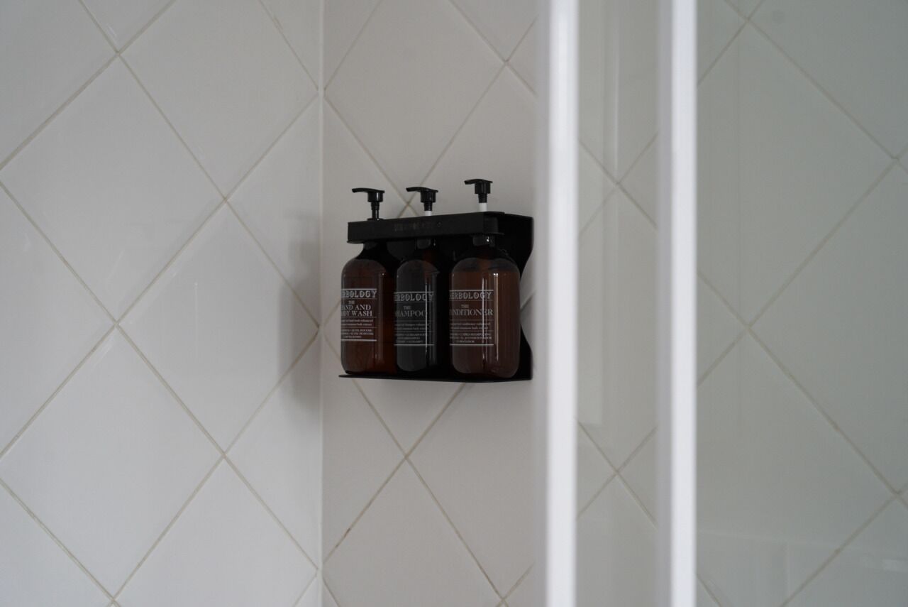 free toiletries, towels