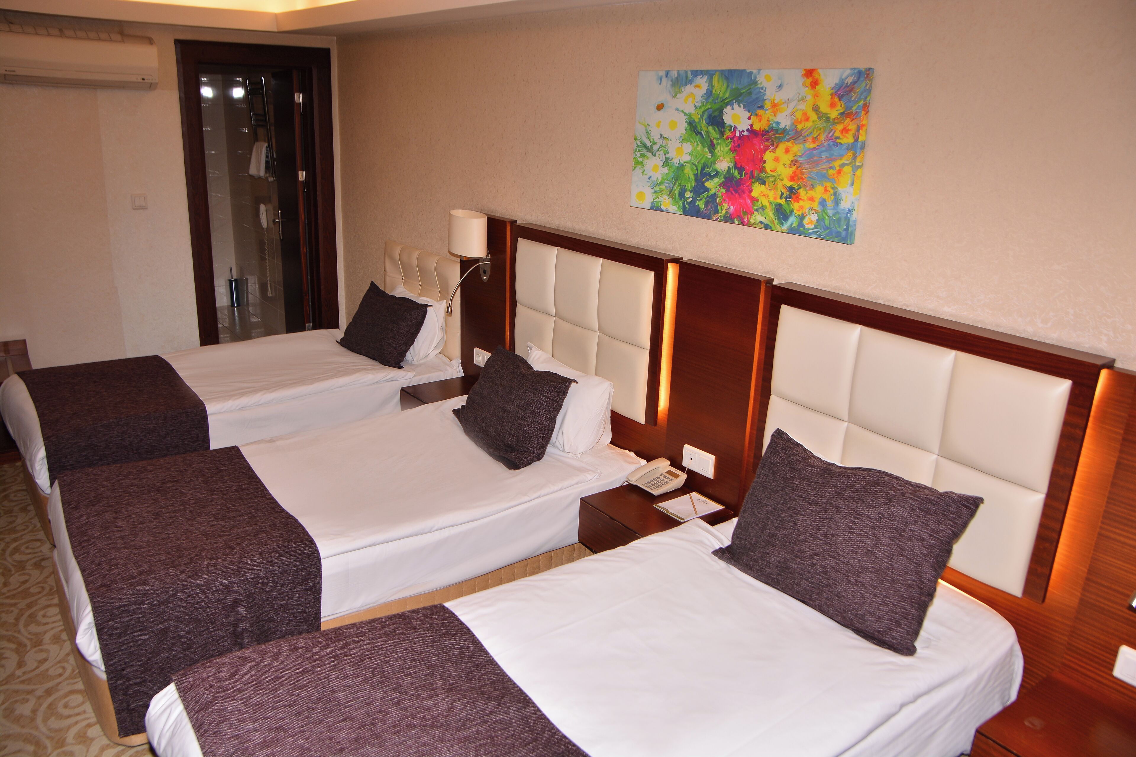 Standard Triple Oda | Minibar, desk, free WiFi