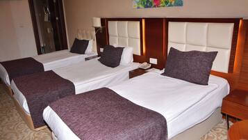 ميني بار ومكتب وواي فاي مجانًا