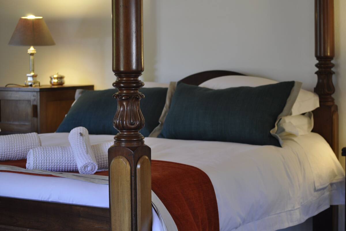 Down duvets, minibar, desk, free WiFi