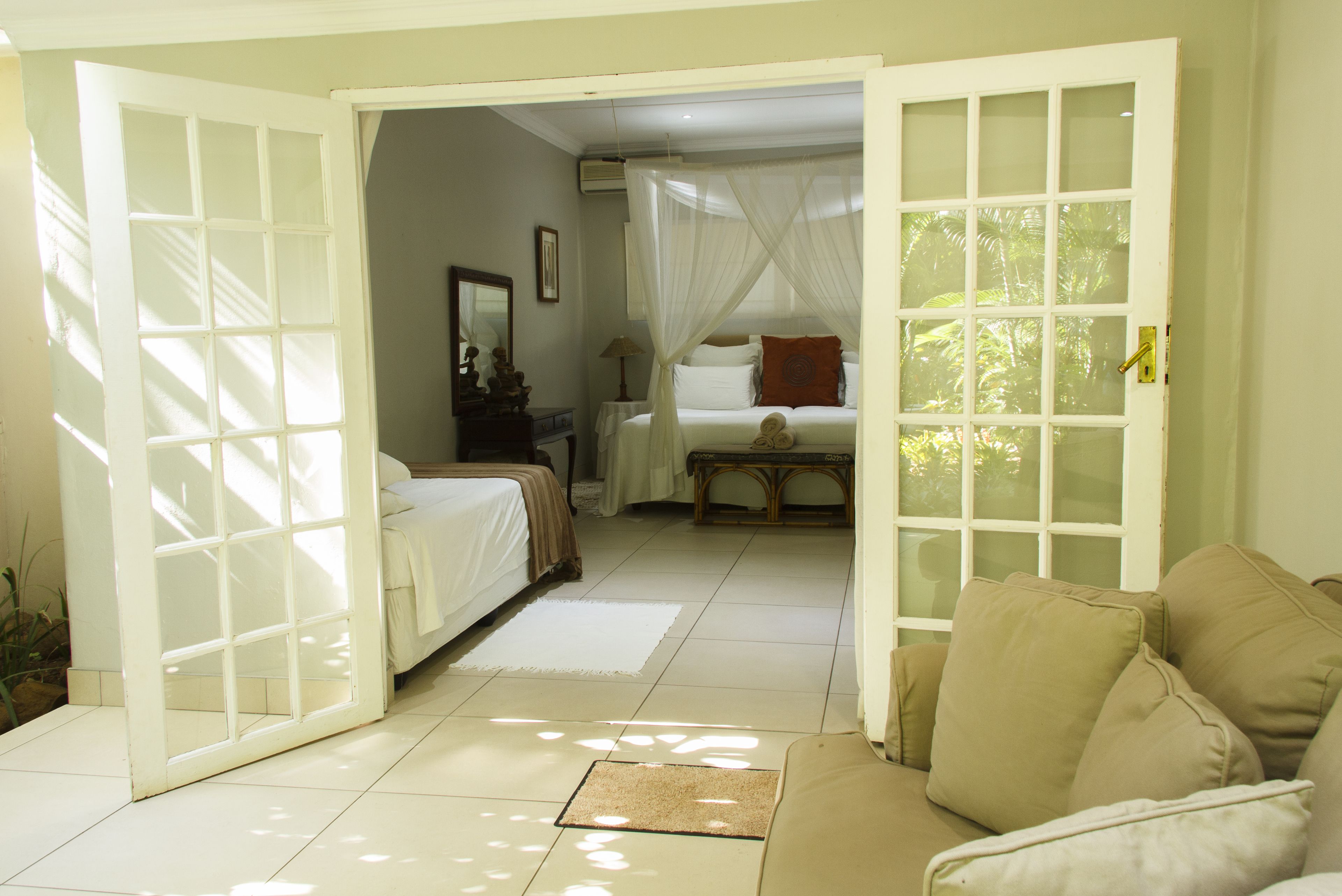 Kamar Keluarga (Luxury) | Seprai katun Mesir, seprai premium, brankas, dan Wi-Fi gratis