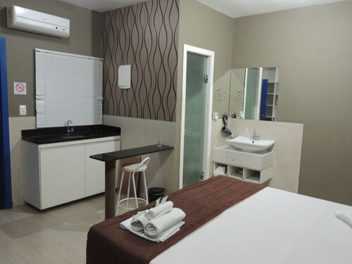 Hotel BH Inn Palmares - Easy Access to Cristiano Machado, Centerminas and Minas Shopping