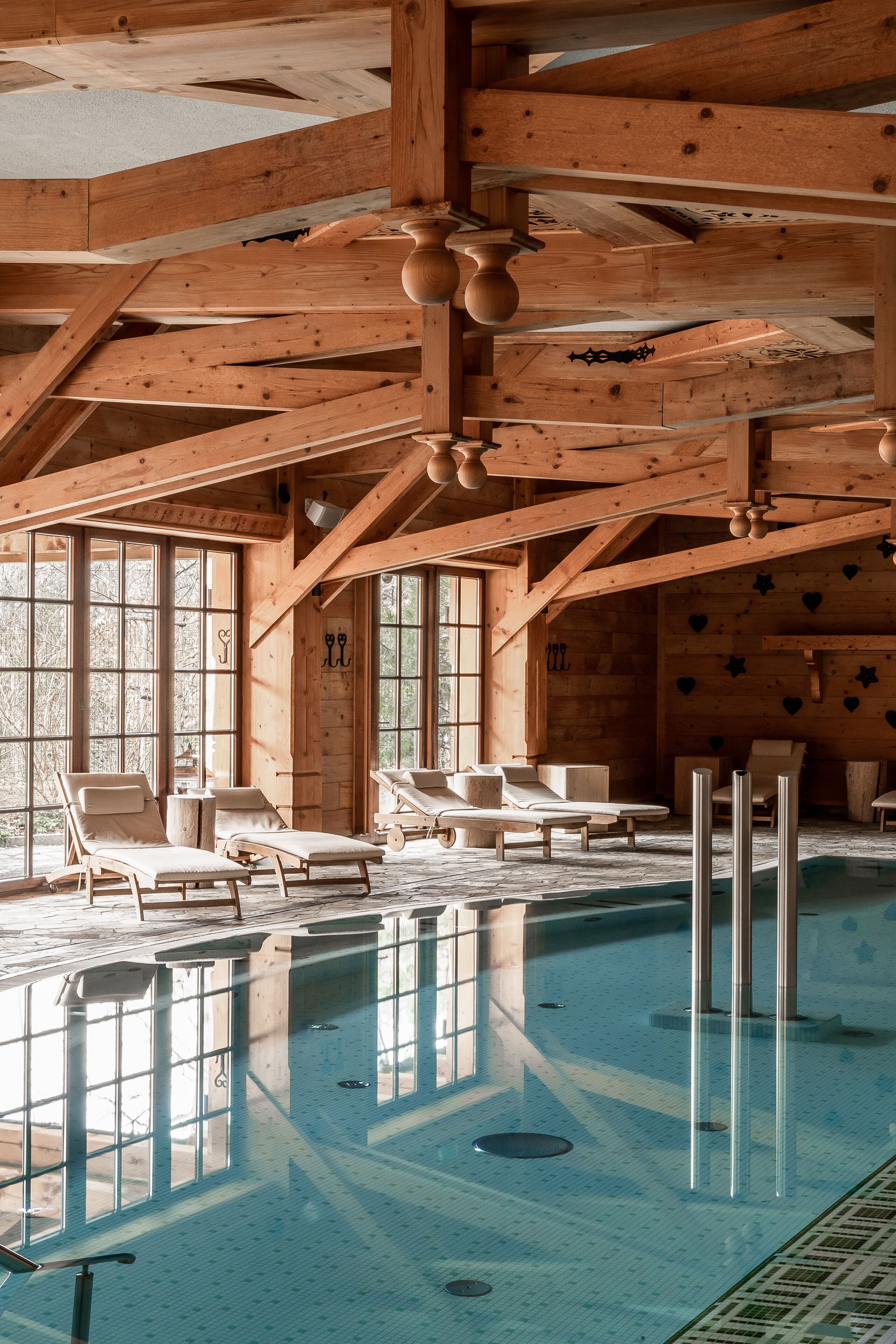 indoor pool, open 8:00 am to 10:00 pm, pool loungers