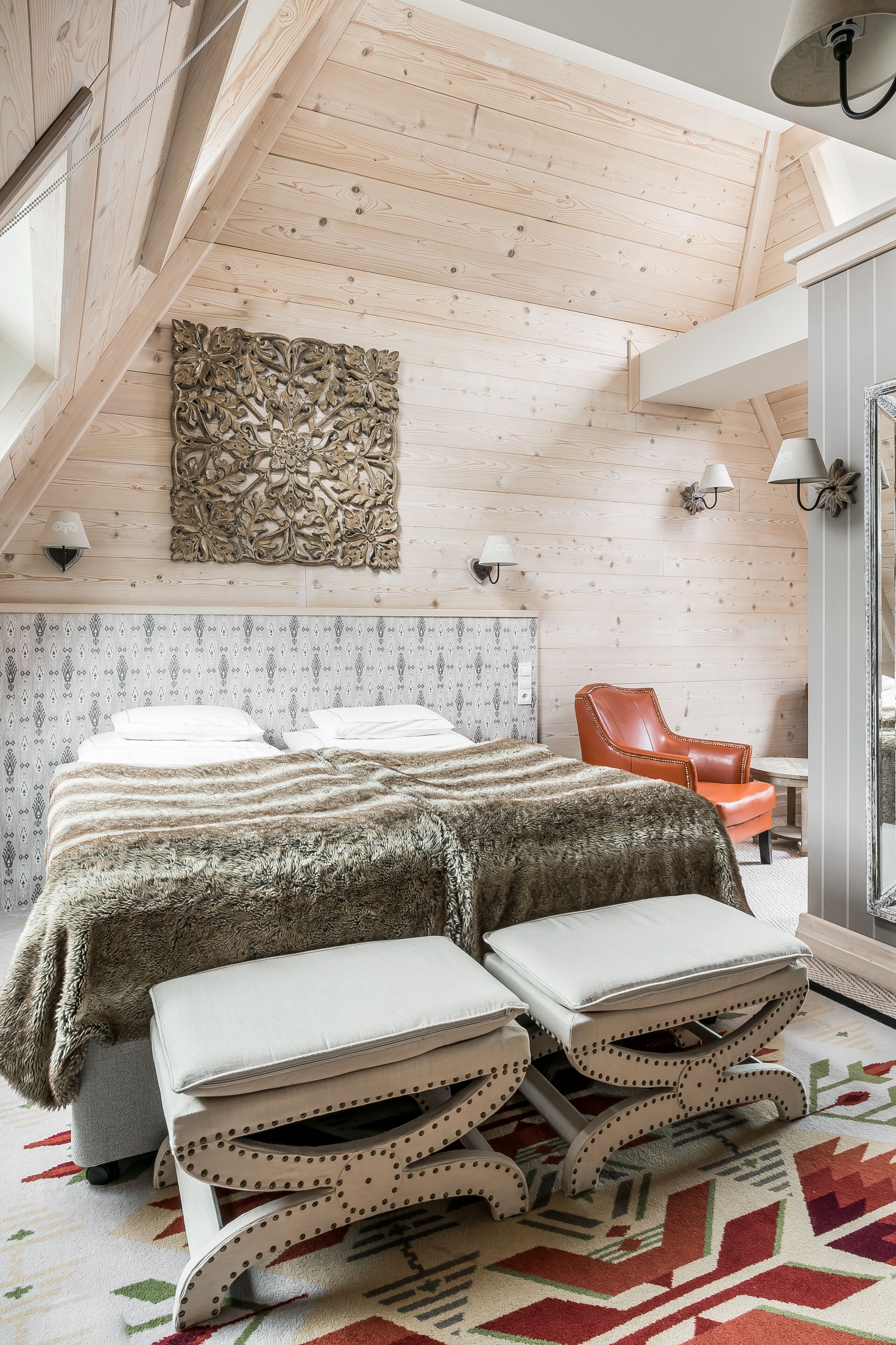 Chalet Suite | Egyptian cotton sheets, hypo-allergenic bedding, minibar, in-room safe