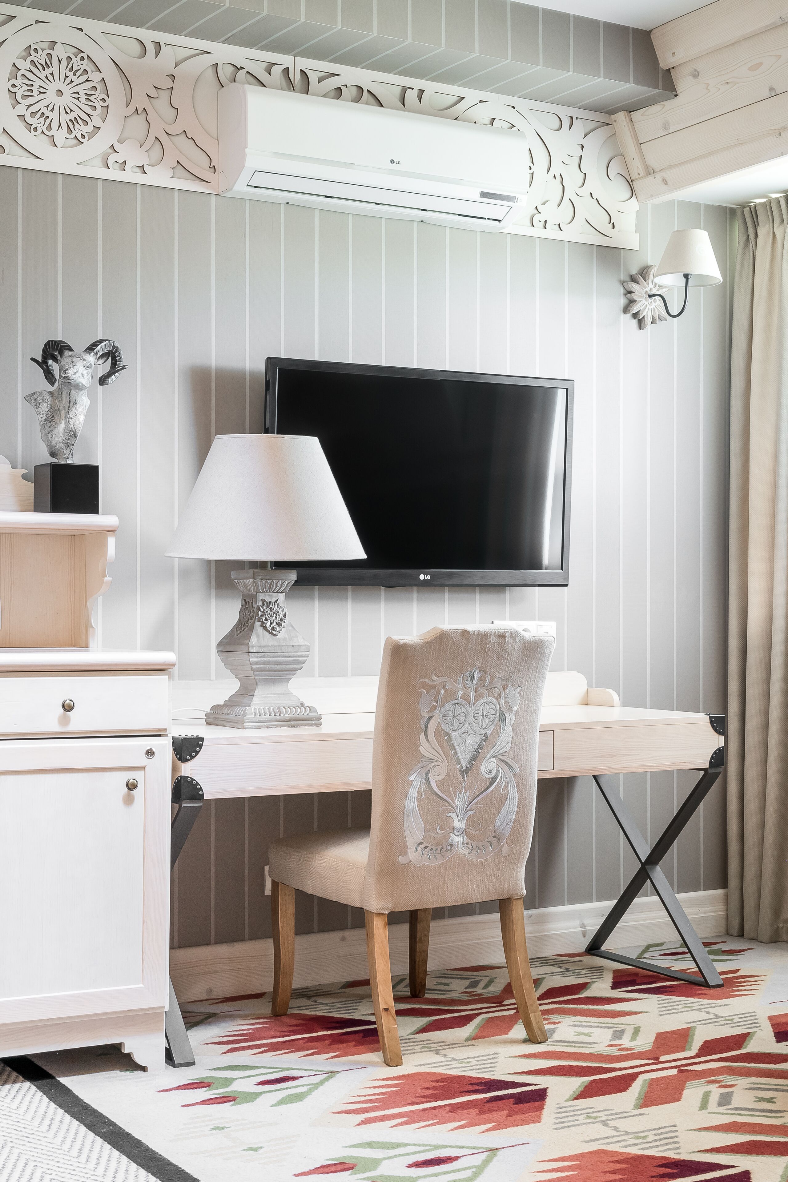 chalet suite | 1 bedroom, egyptian cotton sheets, hypo-allergenic bedding, minibar